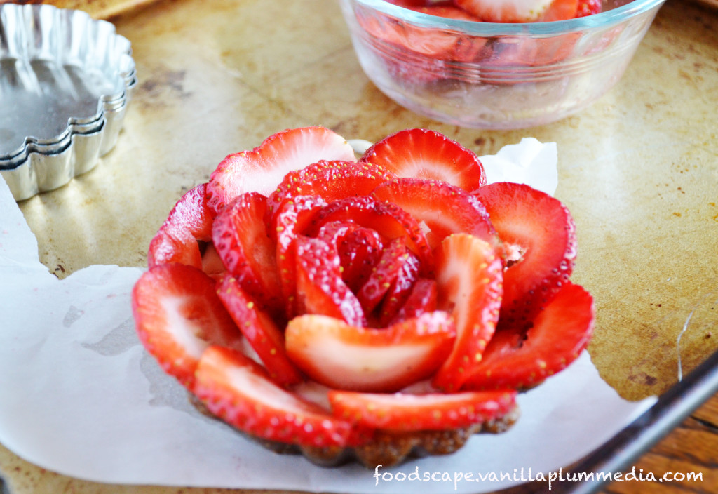 mini-strawberry-tartlet-with-citron-cream