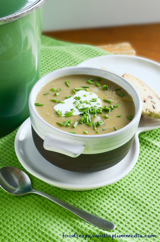 vegan-simple-potato-leek-soup