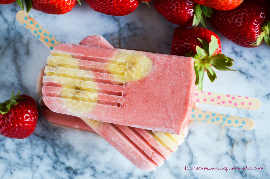 Skin-Saving Strawberry Fruit Popsicles with Bananas